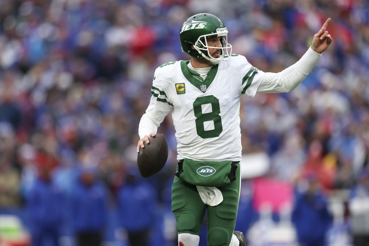 Aaron Rodgers signs with Steelers – finally